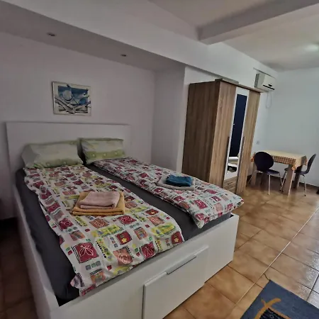 Гостьовий будинок Fitness House With Garden Констанца