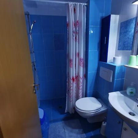 Fitness House With Garden Гостьовий будинок