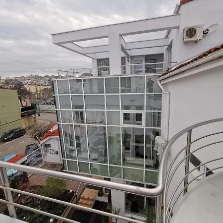 Гостьовий будинок Fitness House With Garden