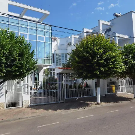 Гостьовий будинок Fitness House With Garden