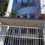 بيت ضيافة Fitness House With Garden 4*