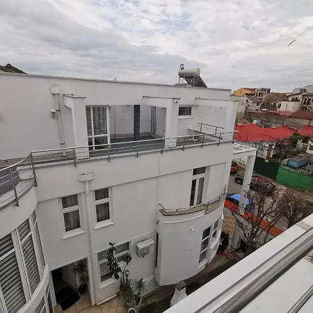 Pensiune Fitness House With Garden 4*