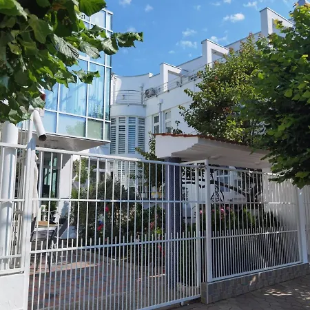 Guest house Fitness House With Garden