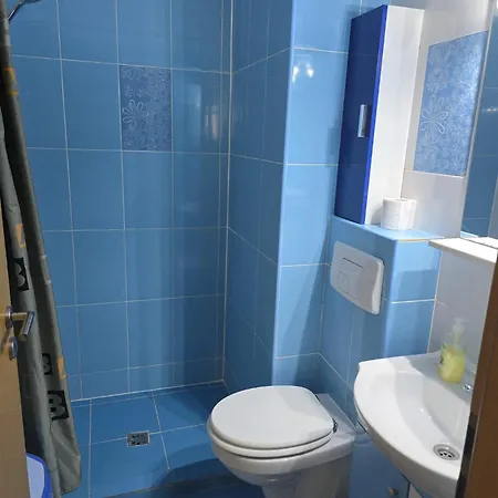 Fitness House With Garden Vendégház