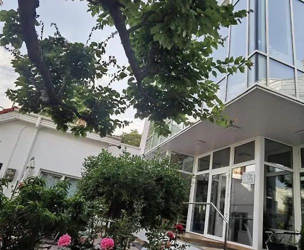 Fitness House With Garden Pensiune 4*