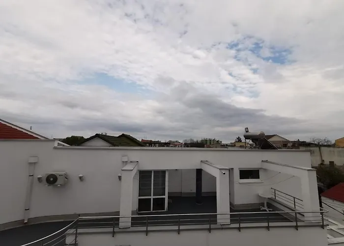 Pensiune Fitness House With Garden 4*