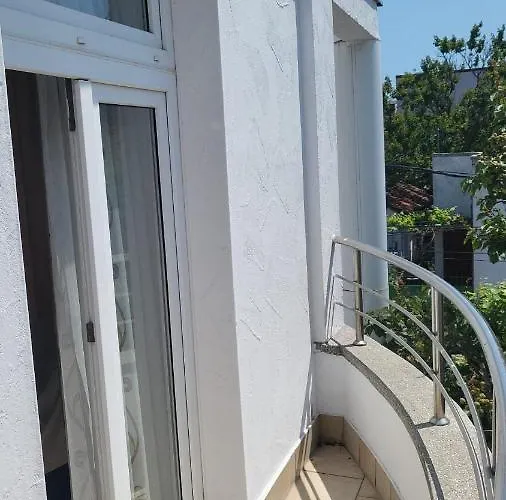 Fitness House With Garden 4*