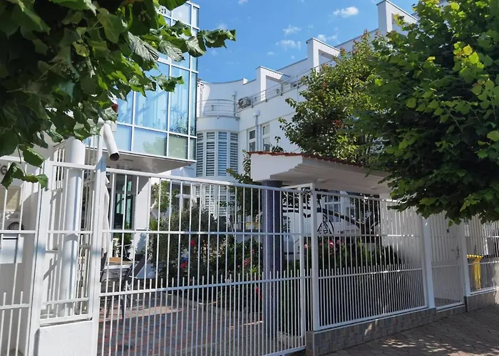 ゲストハウス Fitness House With Garden